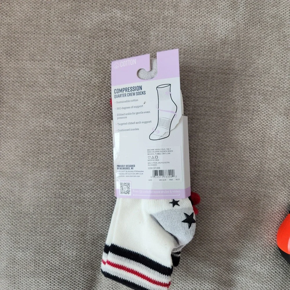 Muk Luks Women Compression Quarter Crew Socks 2 Pair Pack Non-Slip Grippers 6-10